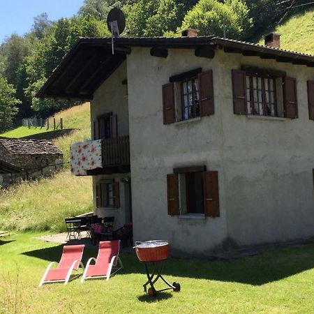 Ferienwohnung Rustico Ai Monti Cadenazzo ภายนอก รูปภาพ